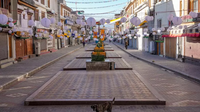 In Leh, people run short of supplies amid curfew