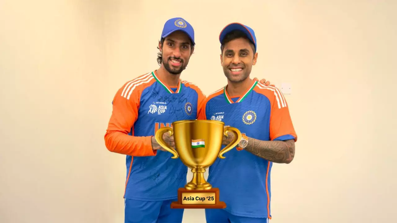 Tilak Varma, Suryakumar Yadav with imaginary trophy