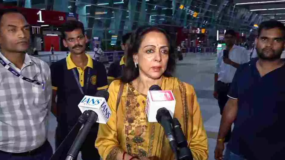 Hema Malini-led NDA delegation visit Karur; to look into circumstances that caused stampede