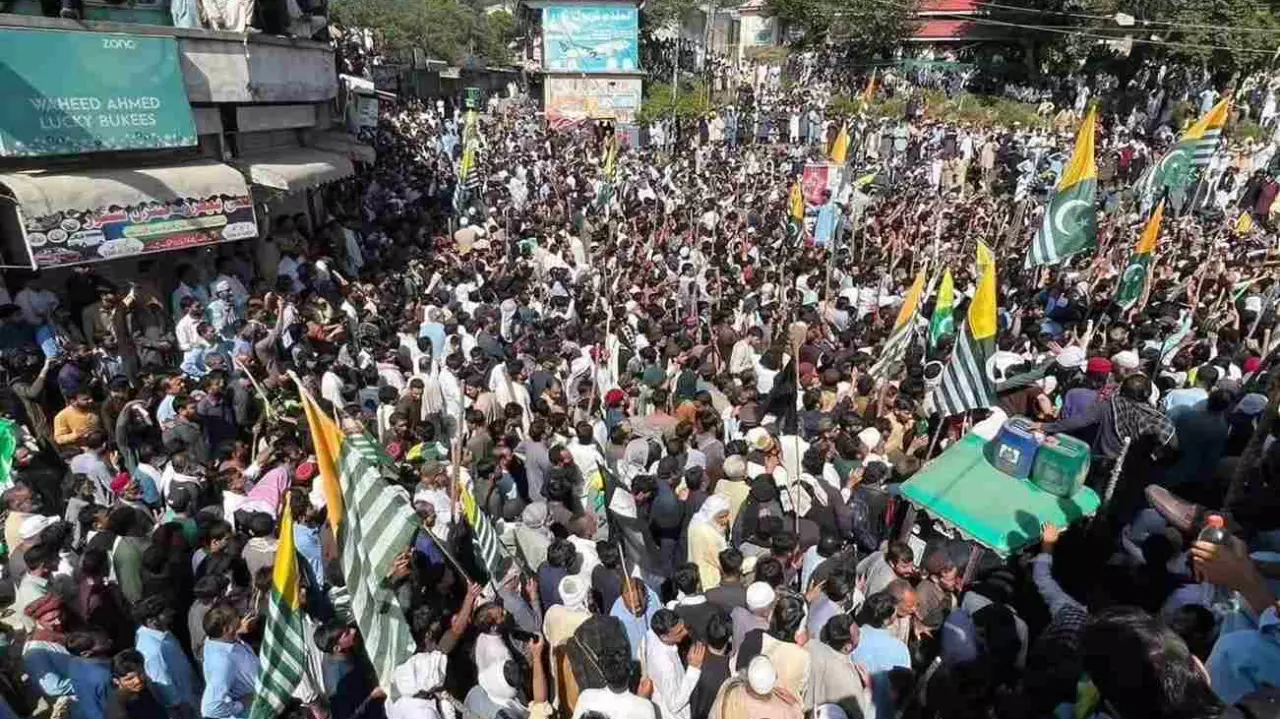 PoK: 12 civilians killed, 200 injured as Pakistan forces open fire at protestors