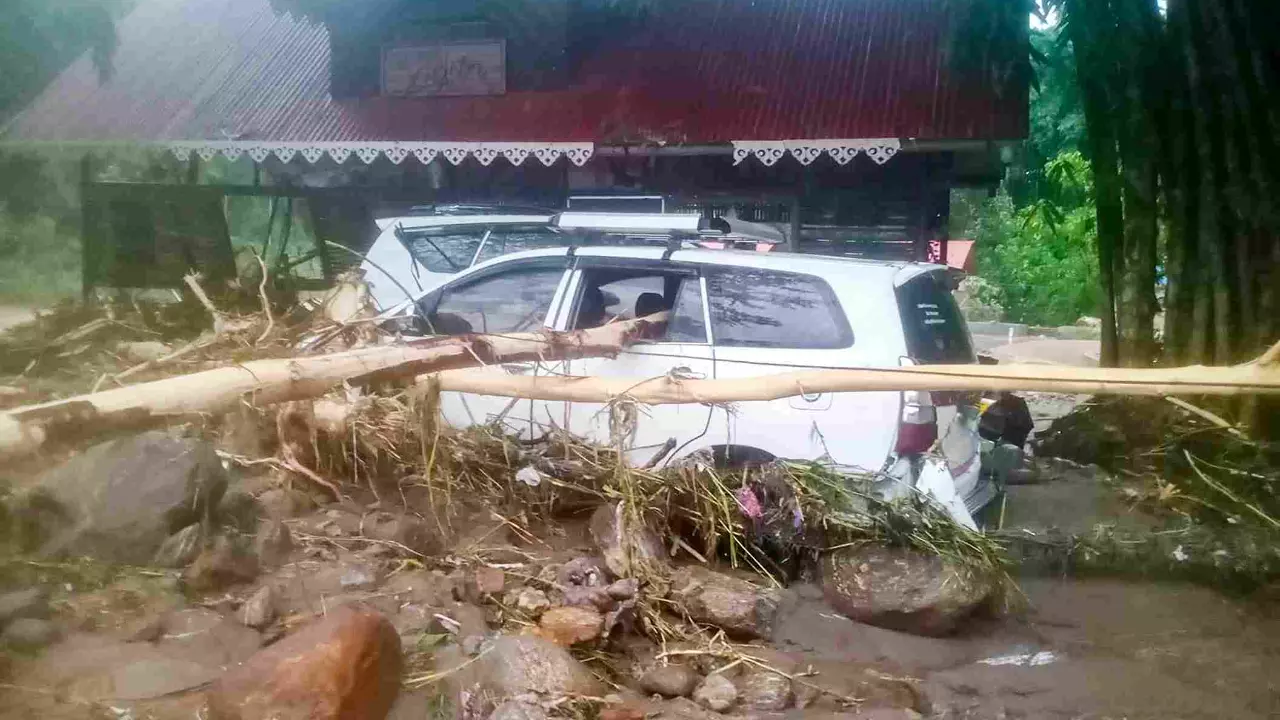 Nine killed, two missing as heavy rain triggers landslides in Darjeeling