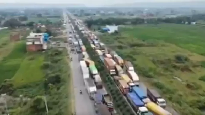 Traffic jam on NH-19 in Bihar