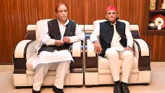 Akhilesh meets Azam Khan, calls him heartbeat of Samajwadi Party