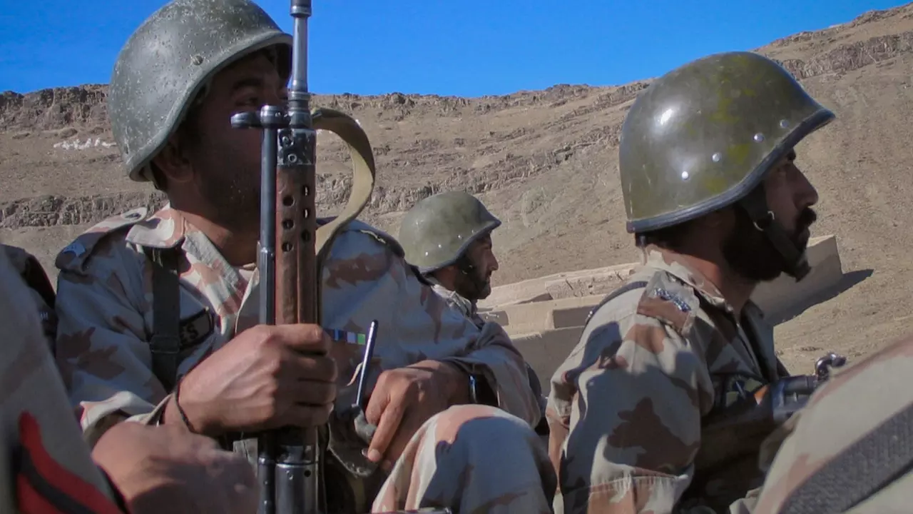 Pak soldiers on Afghanistan border