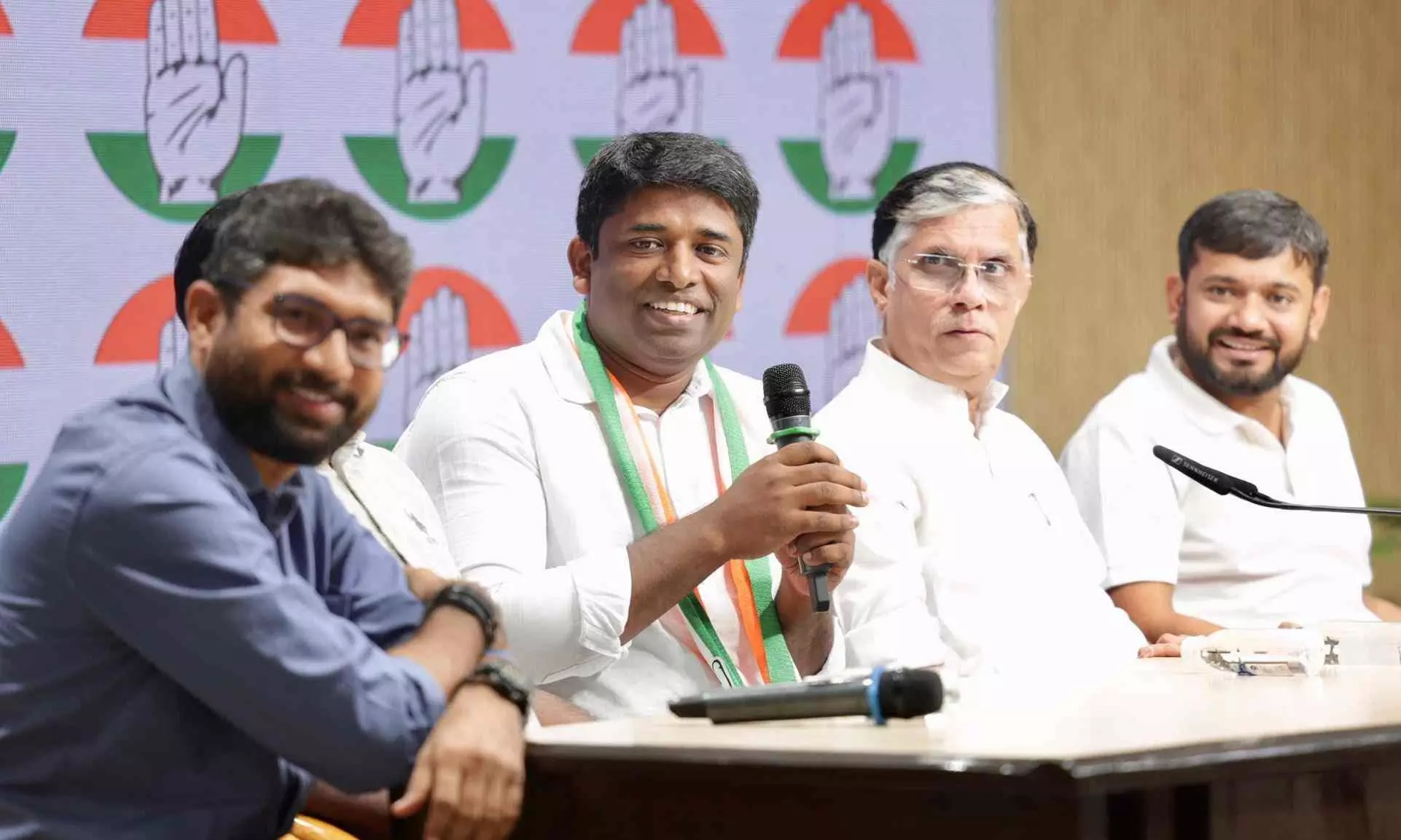 Kannan Gopinathan joins Congress