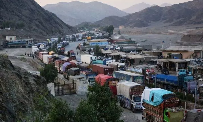 Afghan-Pak border crossing Afghan-Pak border crossing