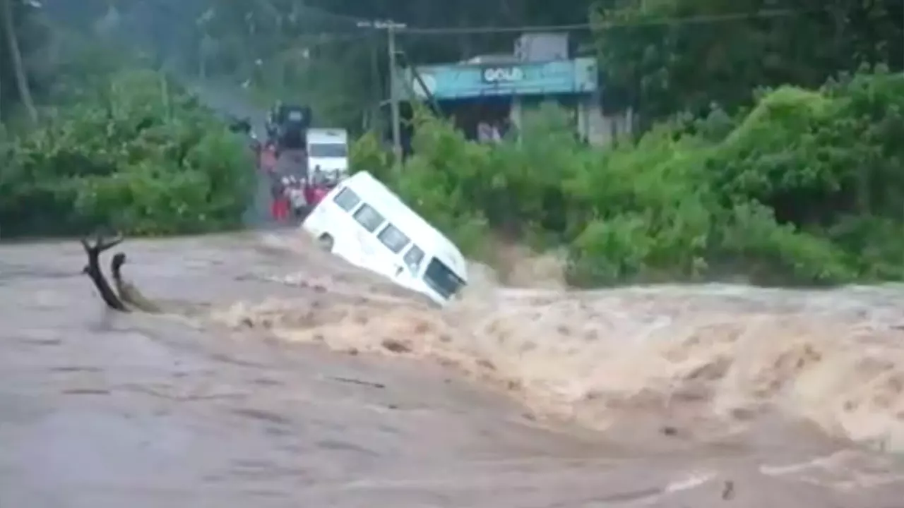 Vehicle swept away in Idukki Koottar river