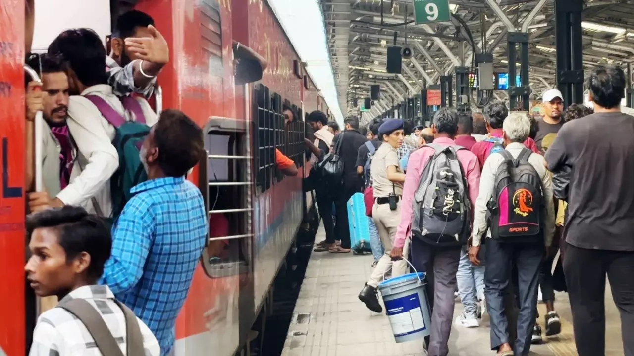 Migrant workers travelling home for Diwali