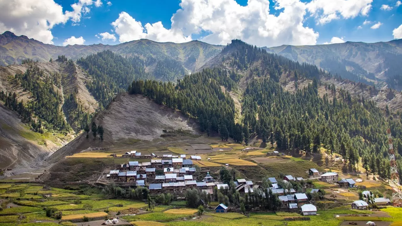 Gurez Valley-Jammu-and-Kashmir