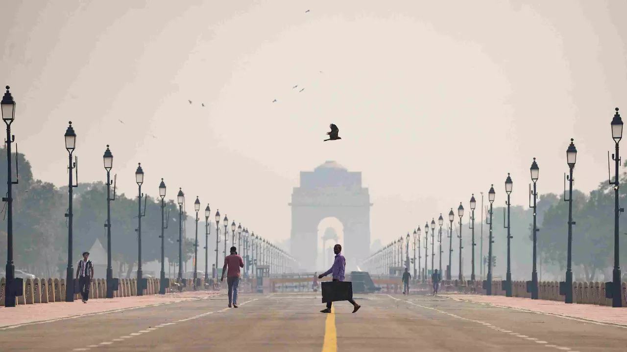 Delhi gasps for breath as AQI soars beyond 426 ahead of Diwali