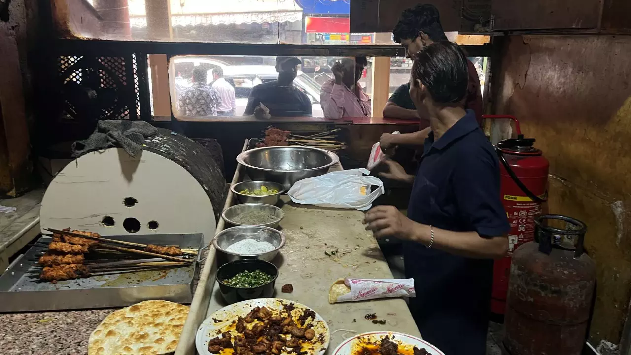 Globally recognised, why Kolkata’s kathi rolls continue to rule over the city’s heart Globally recognised, why Kolkata’s kathi rolls continue to rule over the city’s heart