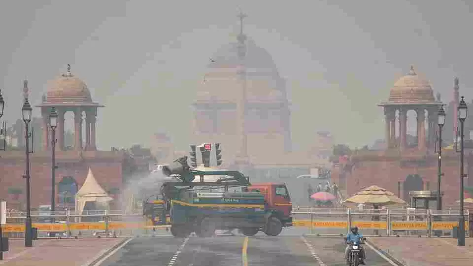 Diwali pollutants drift across border; Pakistan’s Punjab worst hit Diwali pollutants drift across border; Pakistan’s Punjab worst hit