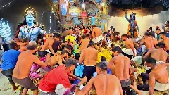 Devotees rush to grab God’s feast at Dakor’s Annakoot