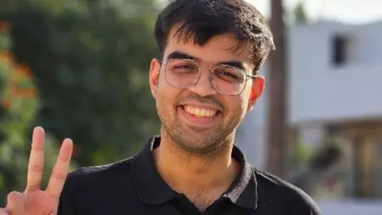 Indian-origin founder offers lucrative salaries to lure Metas ousted AI talent Indian-origin founder offers lucrative salaries to lure Metas ousted AI talent