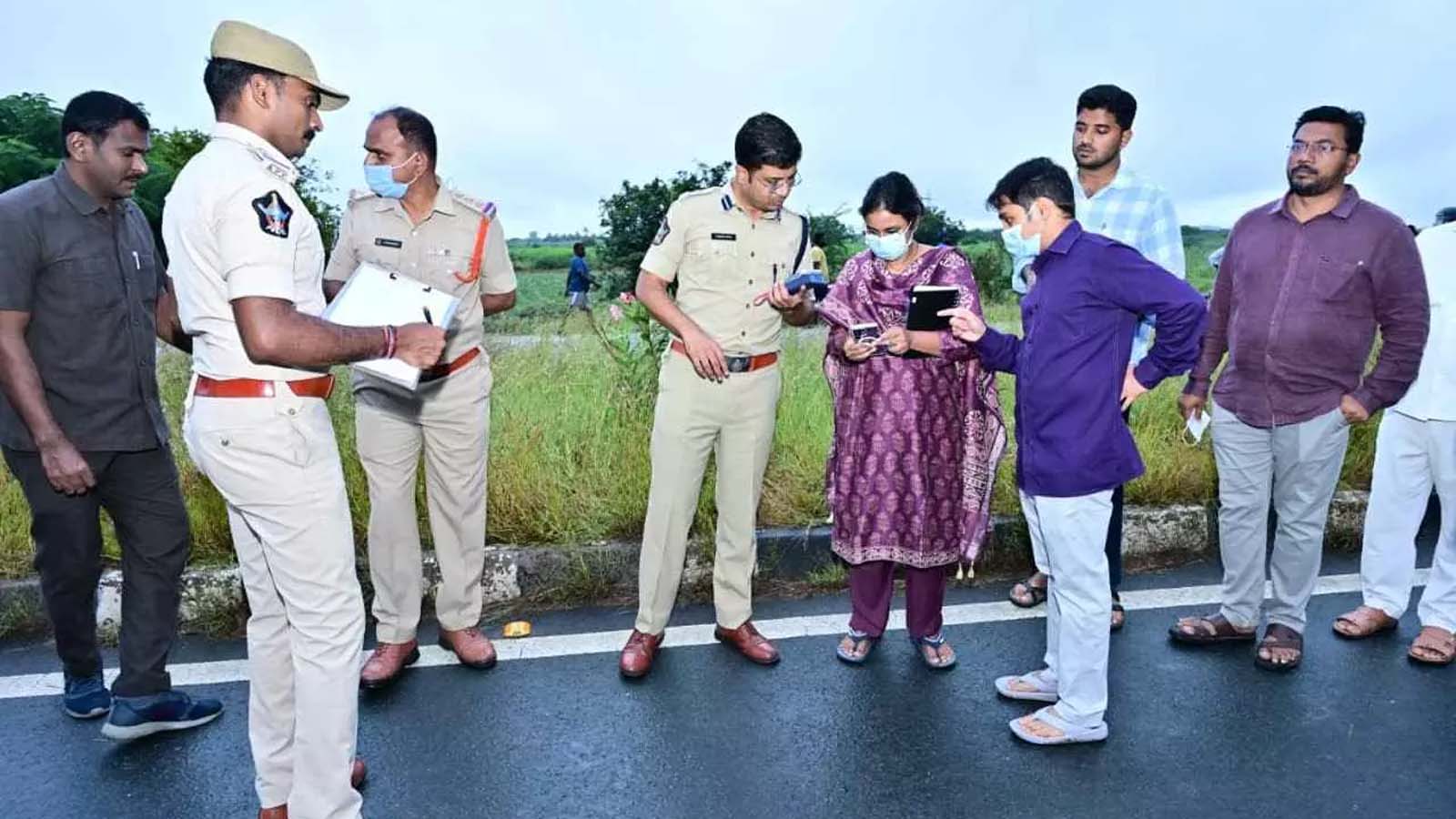 Kurnool bus tragedy: District Collector and SP at the accident spot