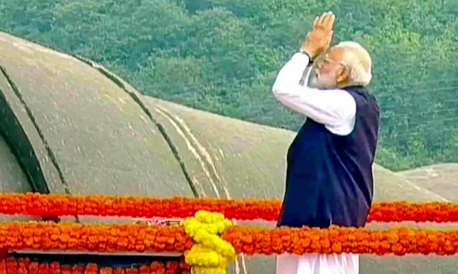 PM Modi pays tributes to Sardar Patel at Statue of Unity in Gujarat