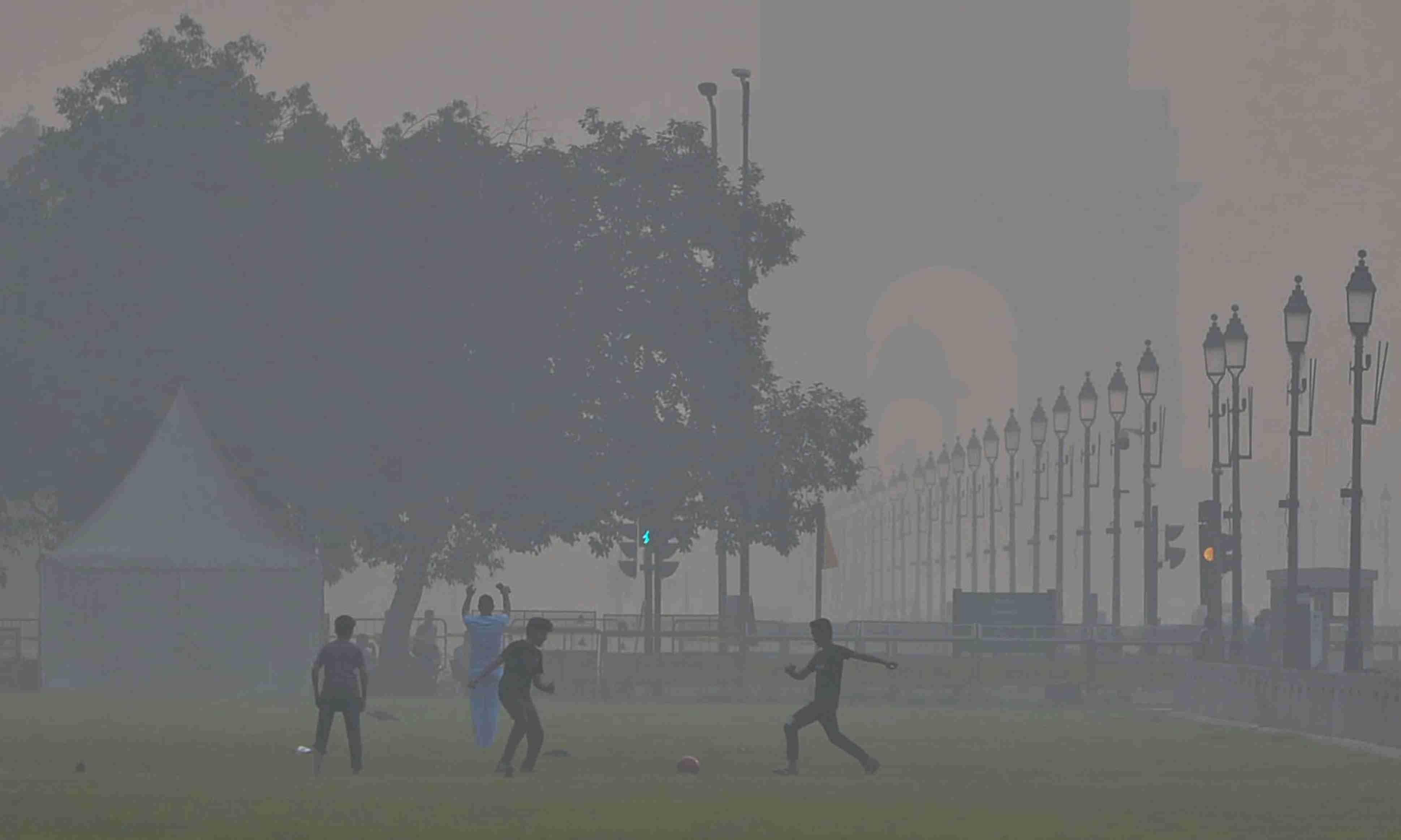Delhi's air quality hits 'very poor' category with AQI at 377