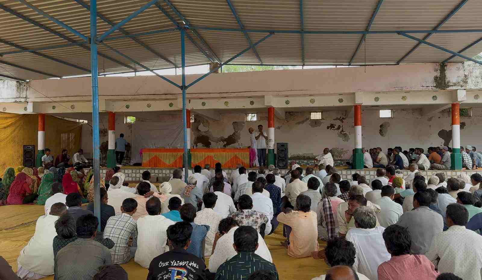 Gujarat’s farmers erupt in protest after suicide over crop loss, debt