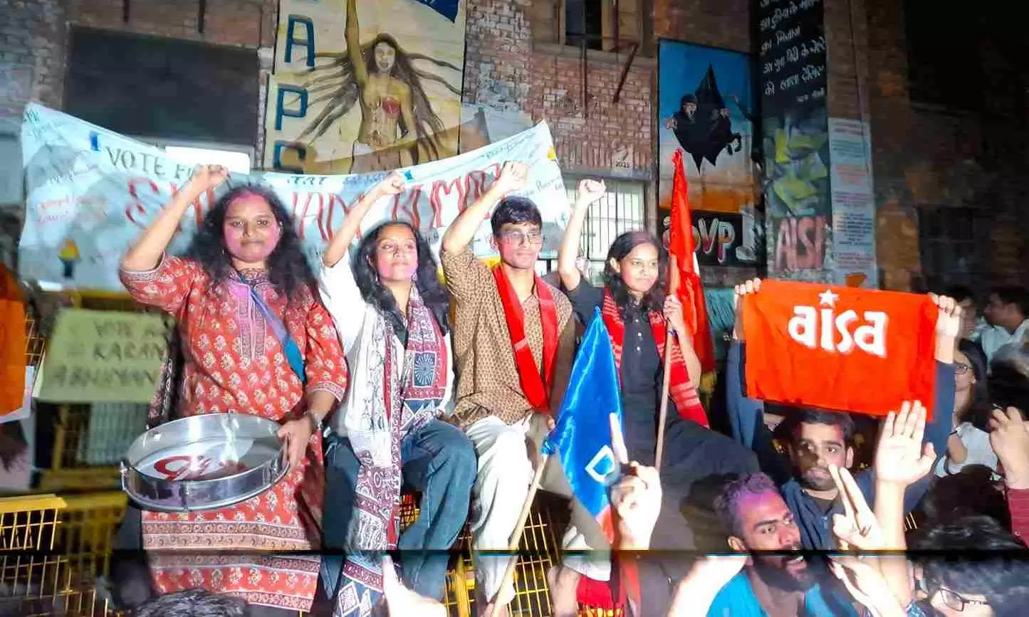 Reunited Left reclaims JNU students’ union, ABVP loses all key posts Reunited Left reclaims JNU students’ union, ABVP loses all key posts