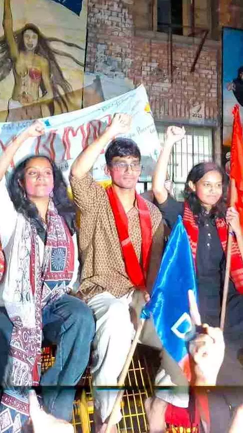 Reunited Left reclaims JNU students’ union, ABVP loses all key posts Reunited Left reclaims JNU students’ union, ABVP loses all key posts