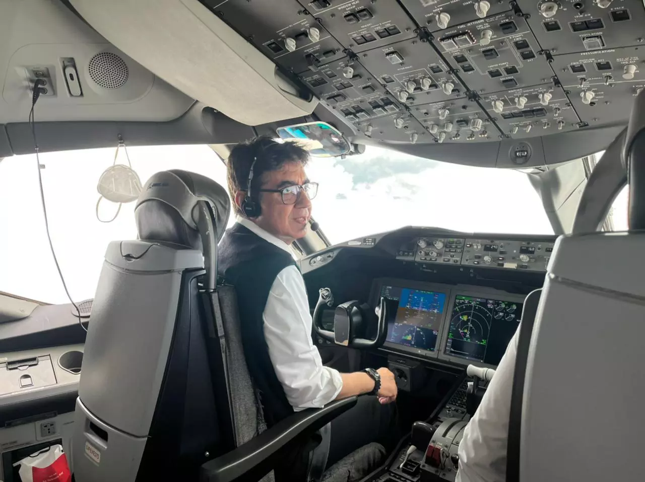 Air India crash probe report captain sumeet sabharwal Air India crash probe report captain sumeet sabharwal