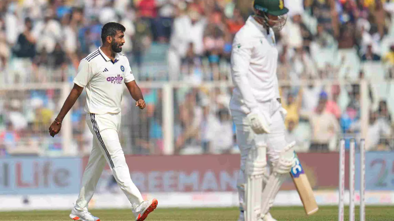 India in trouble at 51/4 in 124-run chase as South Africa fight back in Kolkata Test
