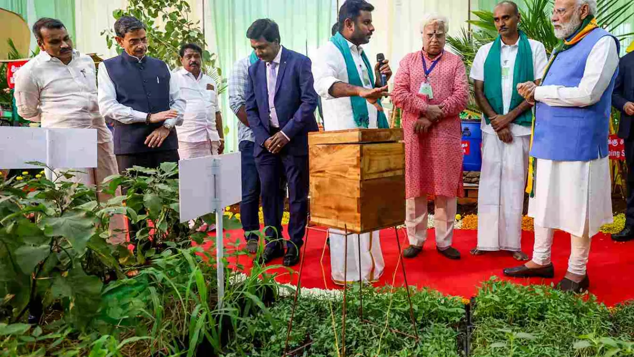 Stalin’s absence dominates Modi’s TN visit as ‘apolitical’ farming summit turns political Stalin’s absence dominates Modi’s TN visit as ‘apolitical’ farming summit turns political