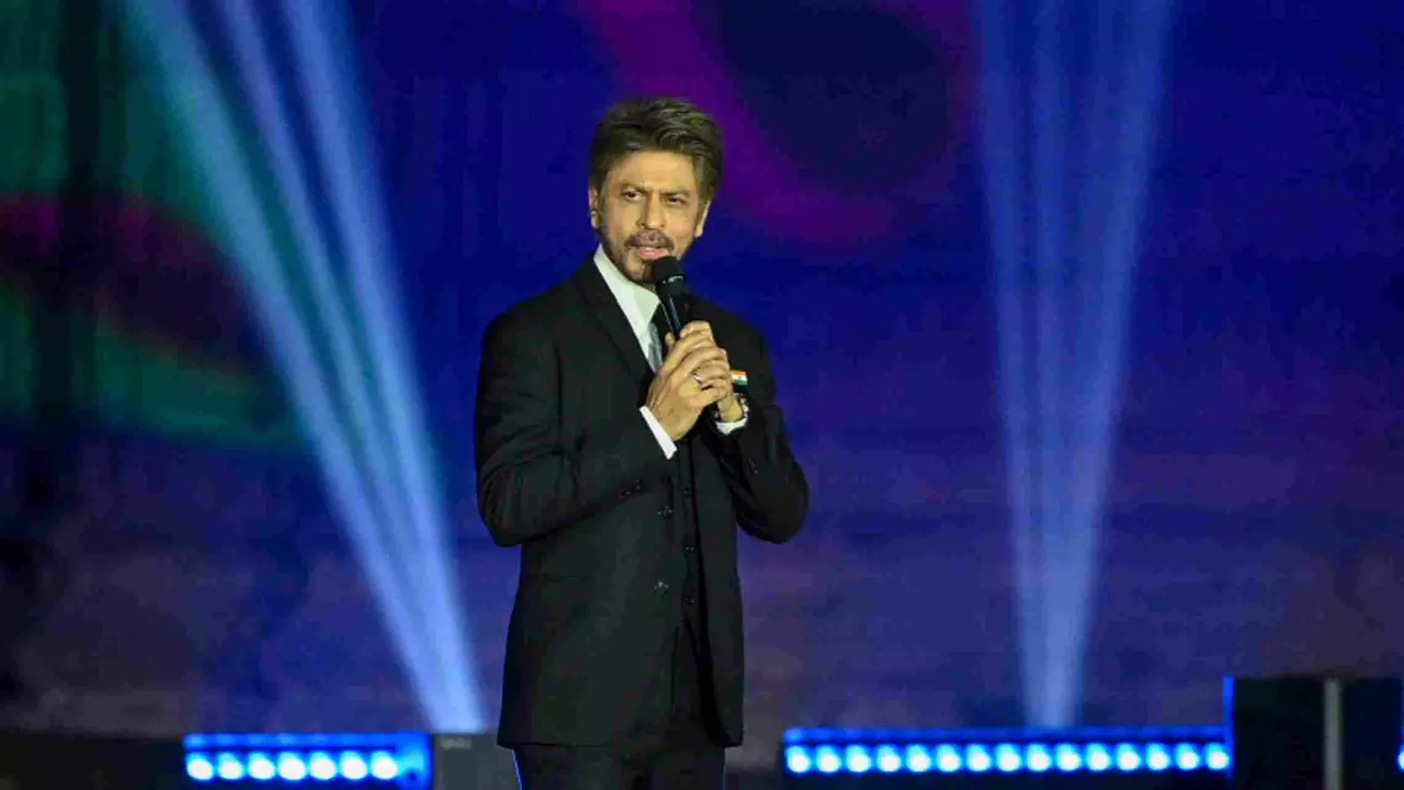 SRK pays tribute to terror victims: Nothing can shake India if we have peace among us SRK pays tribute to terror victims: Nothing can shake India if we have peace among us