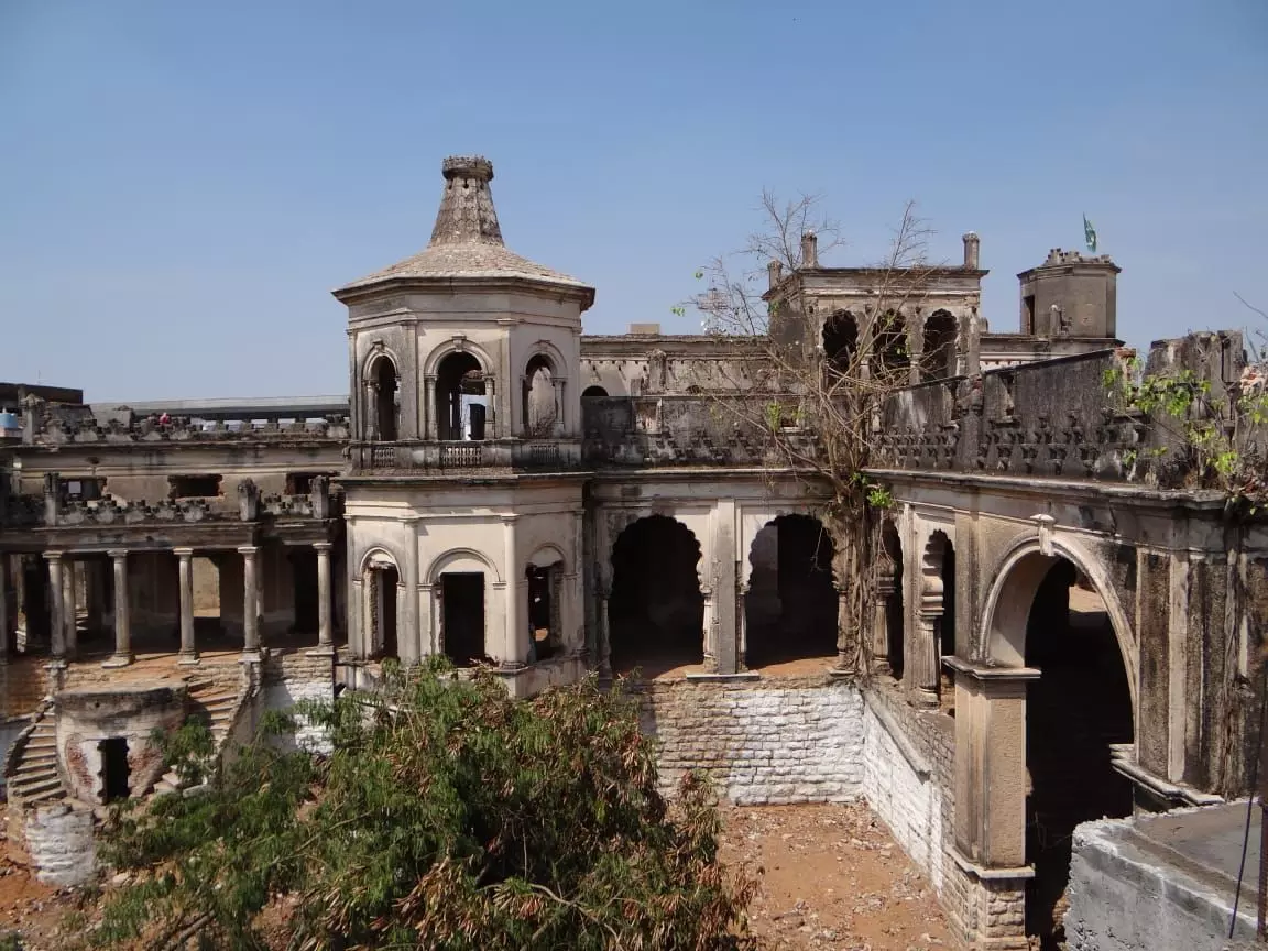 The now dilapidated Mahmoob Mansion. Photo courtesy: Srusti Foundation
