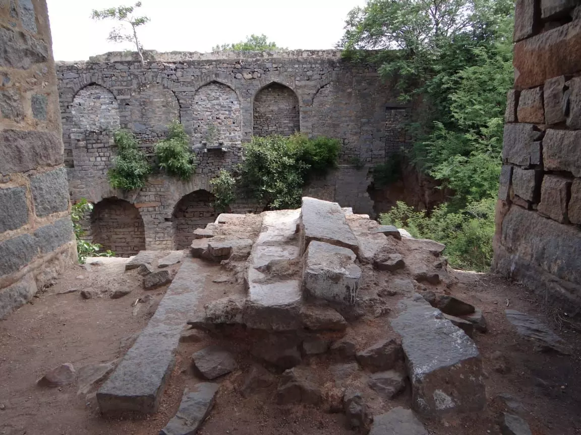 Ruins of the Hathi Baoli. Photo courtesy: Srusti Foundation