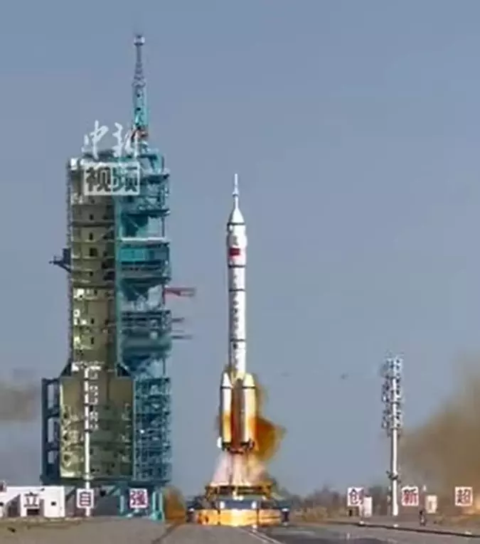 The Shenzhou-2o liftoff. Photo: Wikimedia Commons