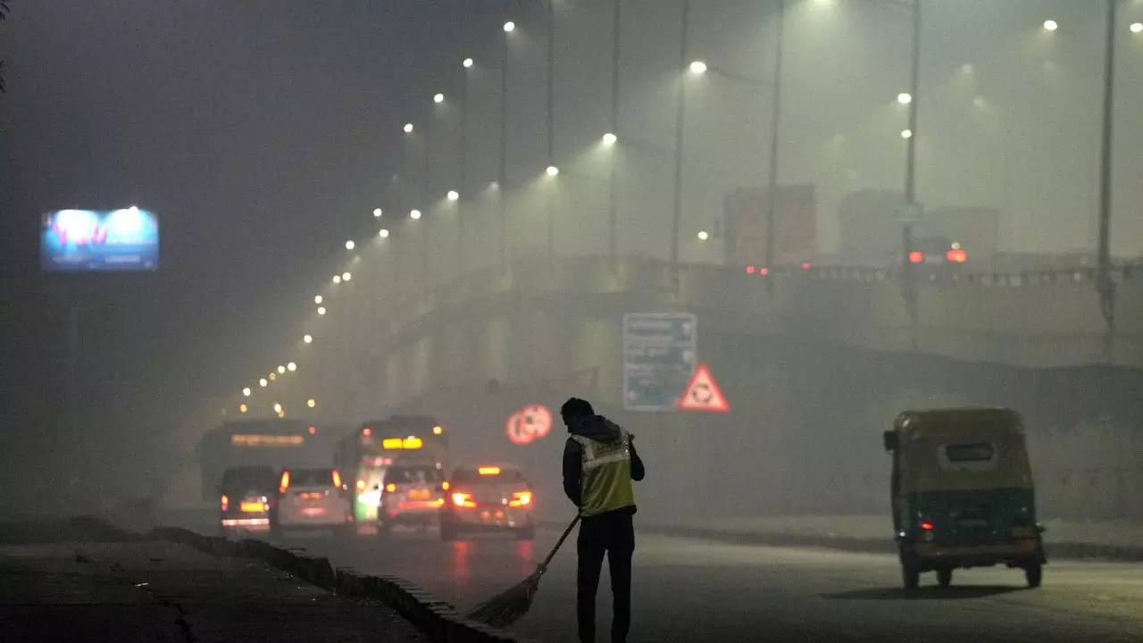 Delhi air quality remains ‘very poor’ for 13th straight day