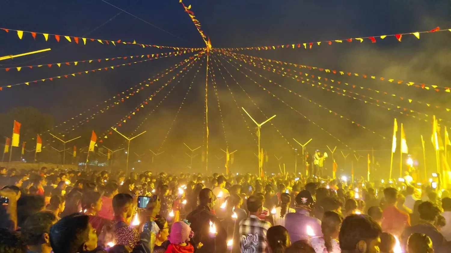 Tamil gather in Sri Lanka to pay homage to civilians and Liberation Tigers of Tamil Eelam guerrillas slain Tamil gather in Sri Lanka to pay homage to civilians and Liberation Tigers of Tamil Eelam guerrillas slain