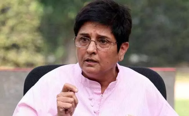 Kiran Bedi urges PM Modi to intervene as Delhi air quality worsens