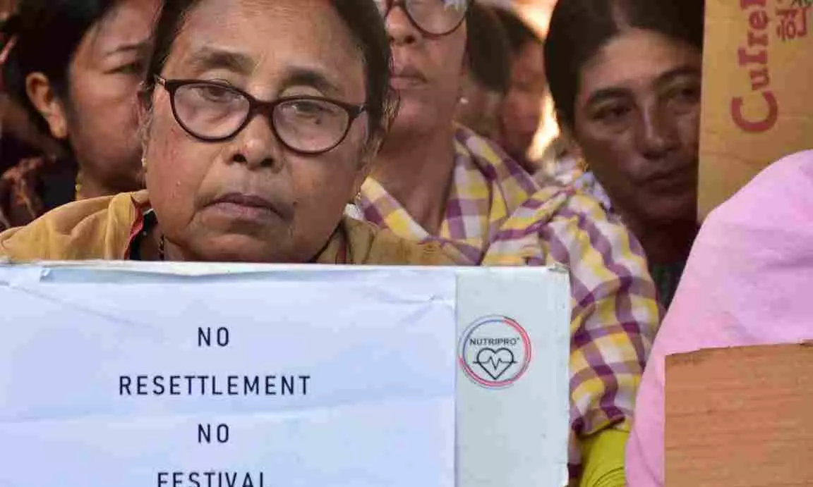 IDPs protest near Raj Bhavan Imphal, seek to return home