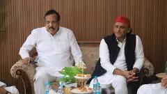 Samajwadi Party (SP) MP Rajeev Rai (left) with party chief Akhilesh Yadav
