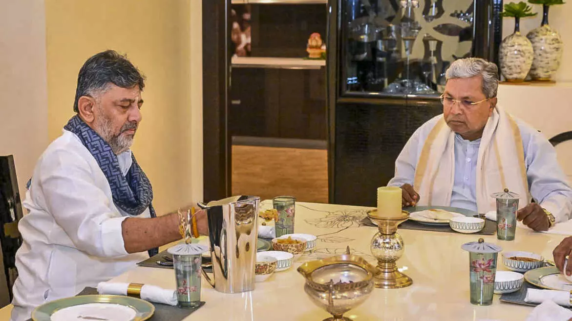 DK Shivakumar, Siddaramaiah