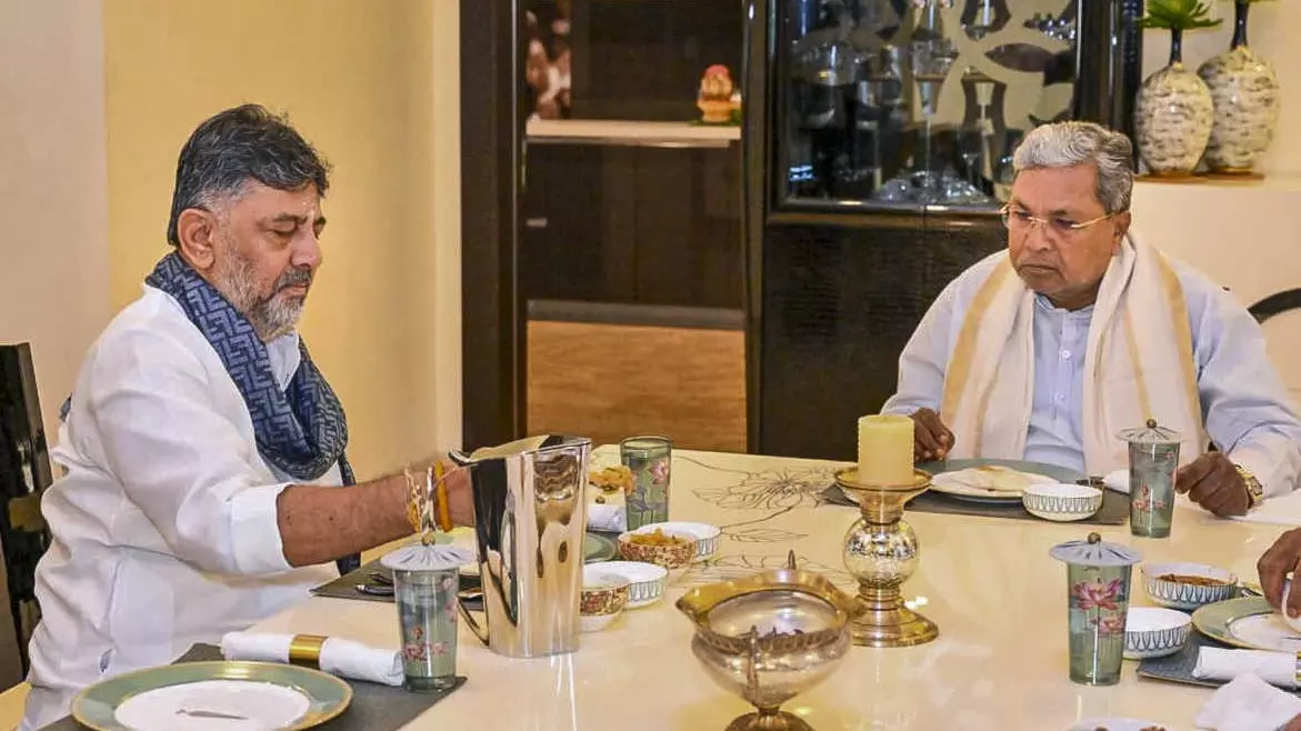 DK Shivakumar, Siddaramaiah