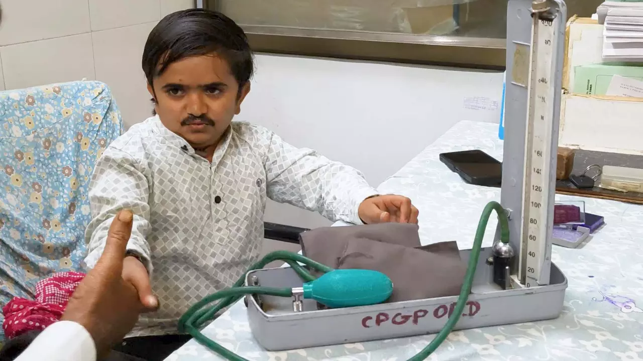 How 3-foot-tall Ganesh Baraiya with 72 pc disability became doctor after court battle