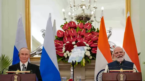 India, Russia stand shoulder to shoulder against terrorism: Modi