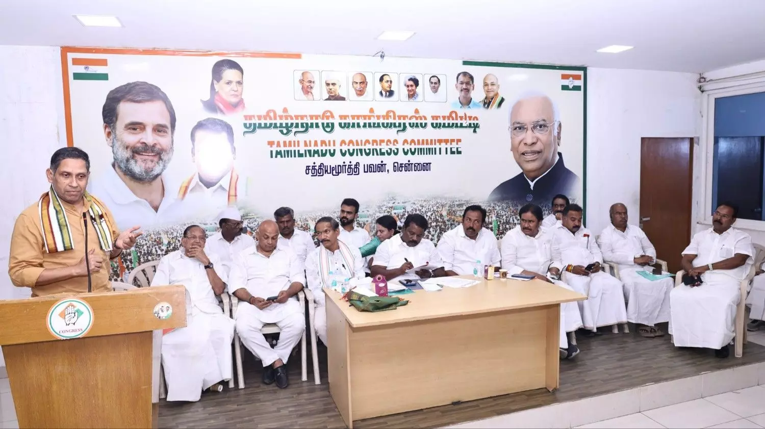 All India Professionals’ Congress (AIPC) chairman Praveen Chakravarty