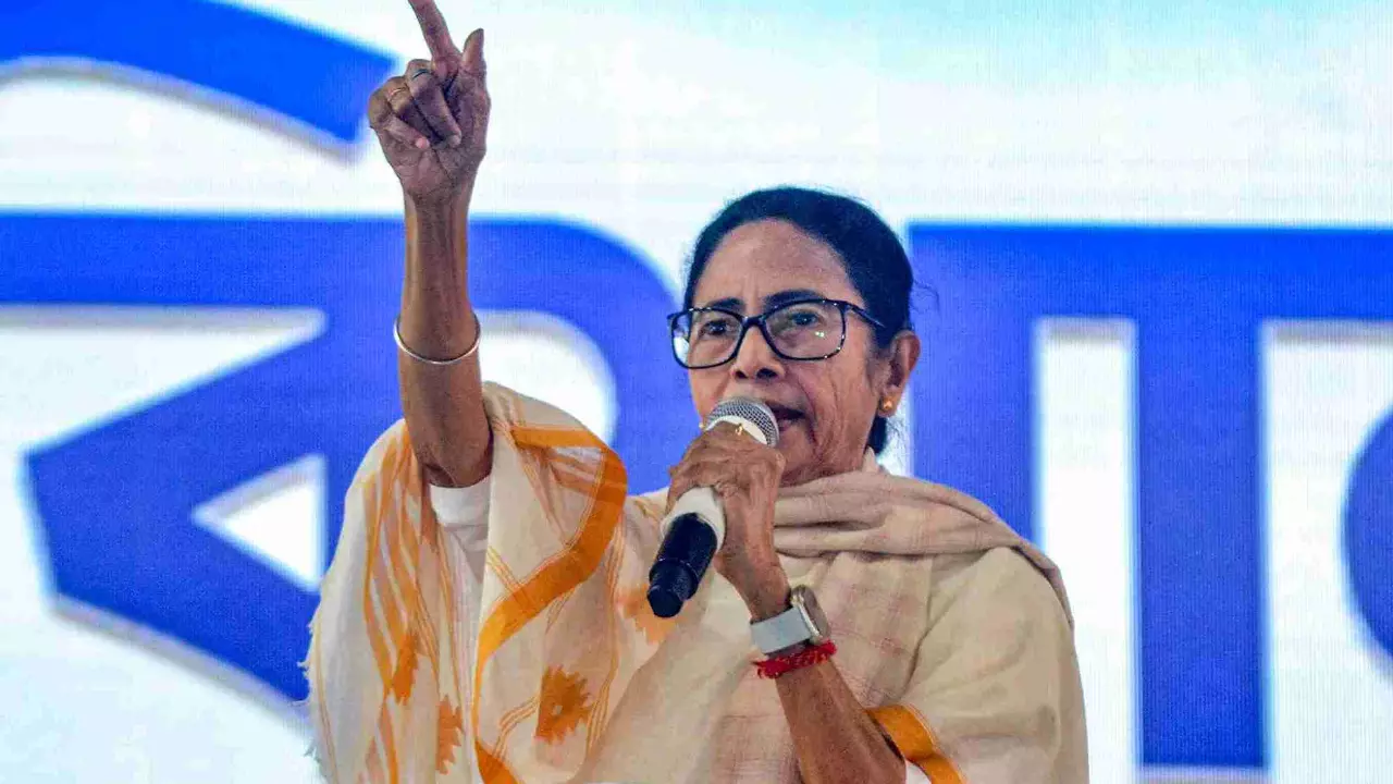 Mamata Banerjee rejects Amit Shah’s border fencing claim, slams BJP over SIR