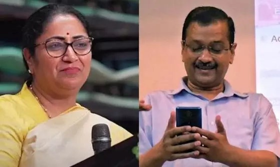 Arvind Kejriwal mocks Delhi CM Guptas AQI is like temperature remark Arvind Kejriwal mocks Delhi CM Guptas AQI is like temperature remark