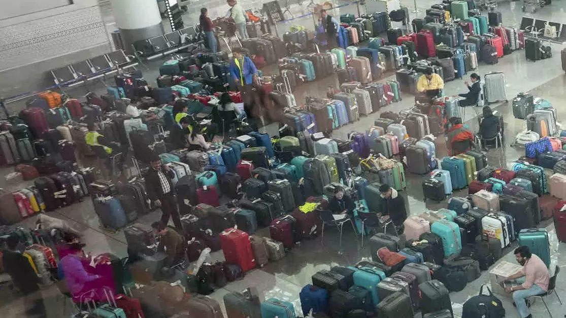 scene at Delhi airport