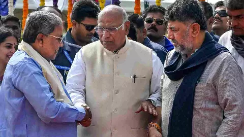 Karnataka: 21 Congress MLAs fly abroad amid internal power tussle