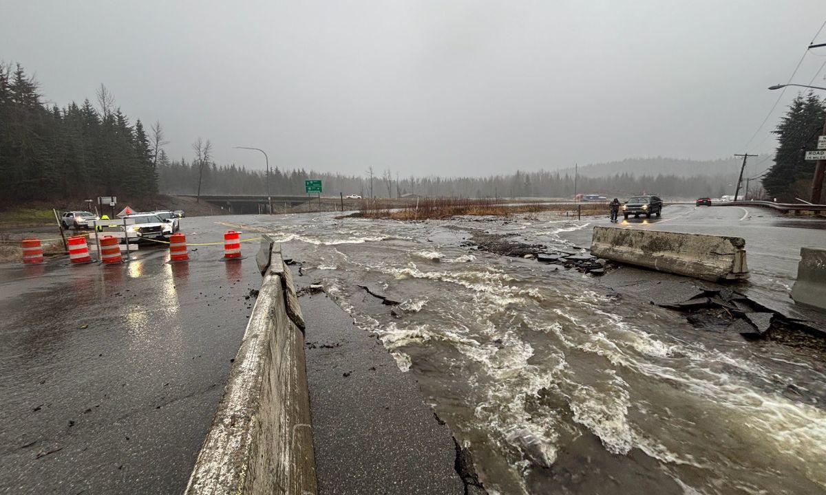 Washington state declares emergency as fresh flood threat looms