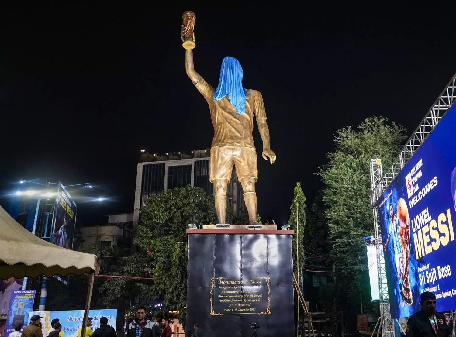 Messi mania grips as Argentine icon lands in India; to meet PM Modi Messi mania grips as Argentine icon lands in India; to meet PM Modi