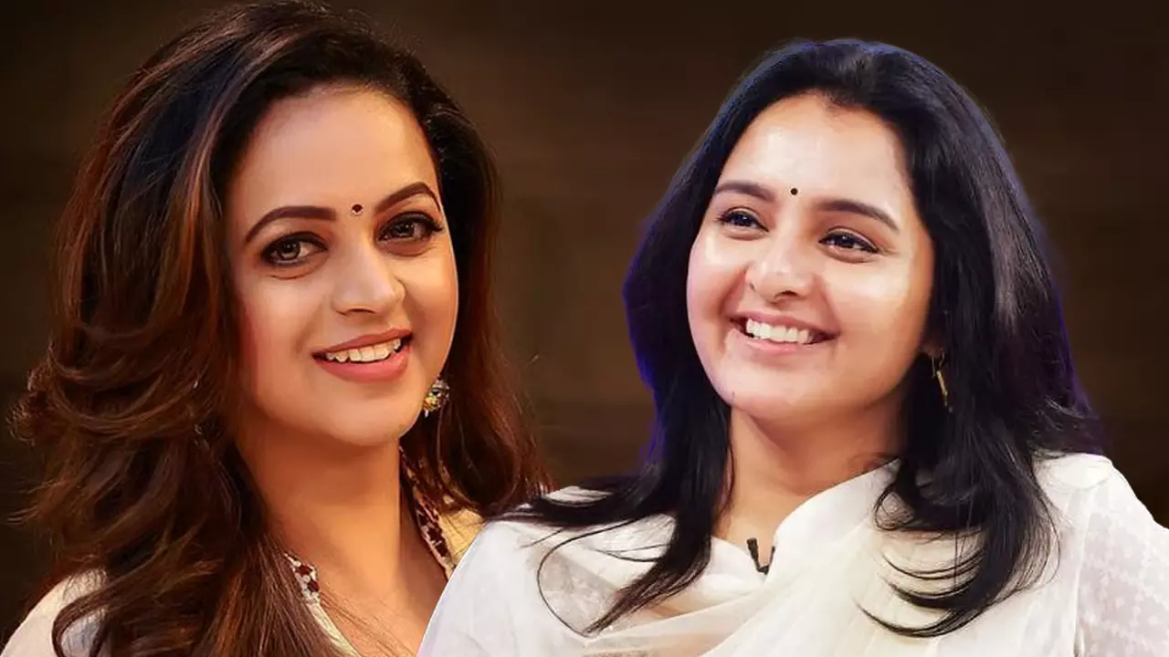 Actor Bhavana Menon (left) and Manju Warrier