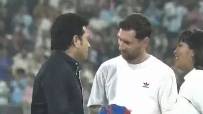 Sachin Tendulkar with Lionel Messi