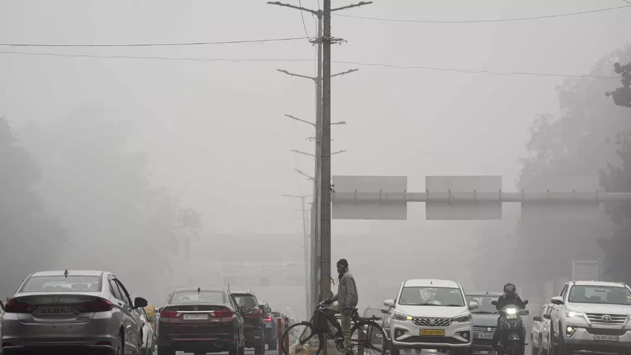 dense fog in Delhi